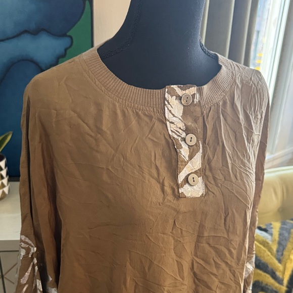 Silk Casual Tan Button-Accent Vintage Top - Picture 3 of 13